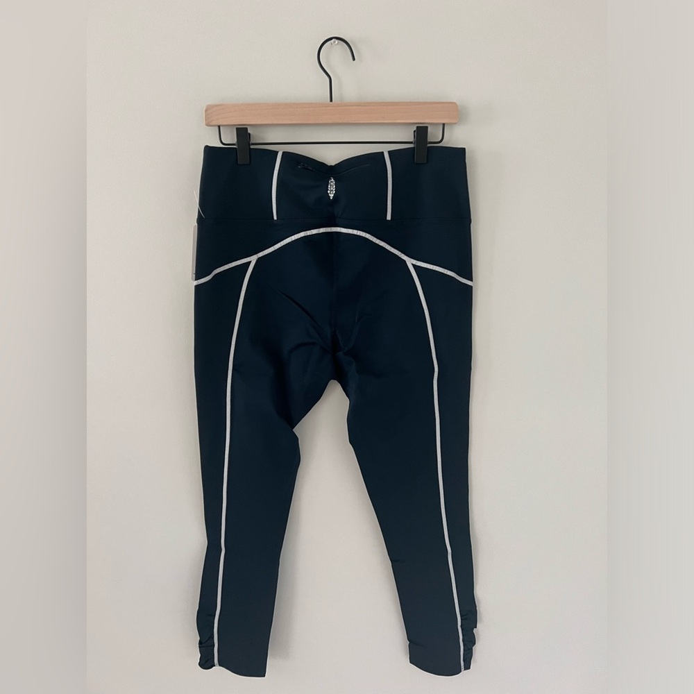 FP Movement You’re a Peach Legging Navy - Picture 7 of 7